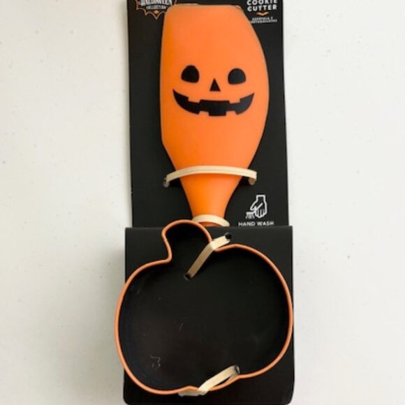 Crofton Halloween Spatula & Cookie Cutter Set NWT - Picture 2 of 3